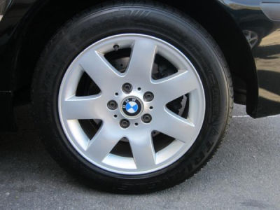 2004 BMW 325 i
