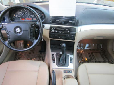 2004 BMW 325 i