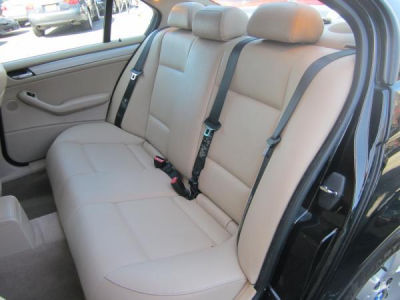 2004 BMW 325 i