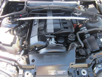 2004 BMW 325 i
