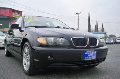 2002 BMW 325  xi