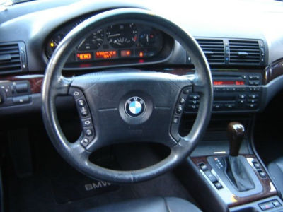 2005 BMW 325 i