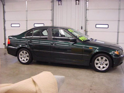 2002 BMW 325  xi