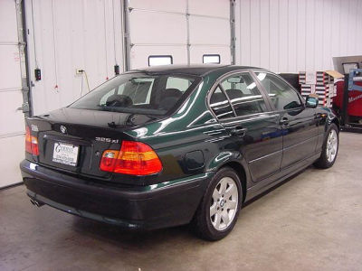 2002 BMW 325  xi