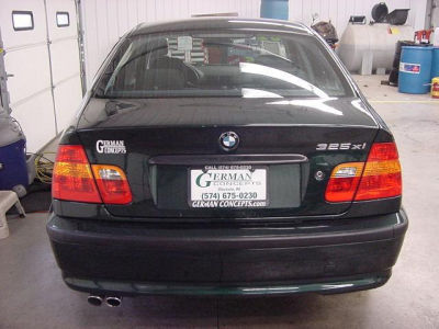 2002 BMW 325  xi