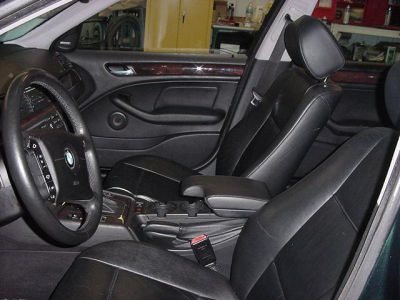 2002 BMW 325  xi