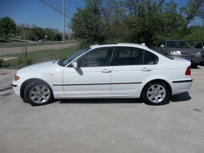 2004 BMW 325  i
