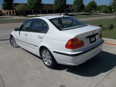 2004 BMW 325  i