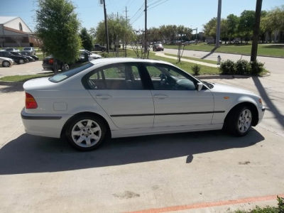 2004 BMW 325  i