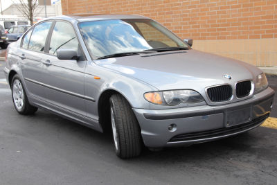 2004 BMW 325  i