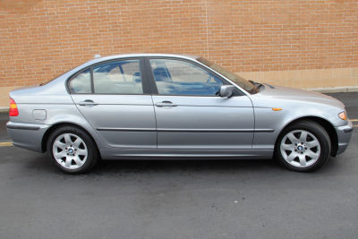 2004 BMW 325 i