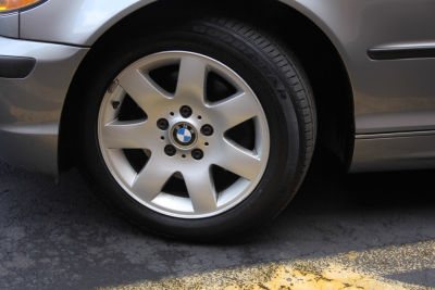 2004 BMW 325 i