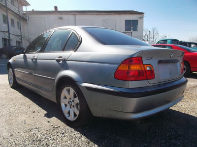2005 BMW 325  i