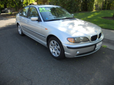 2004 BMW 325  i