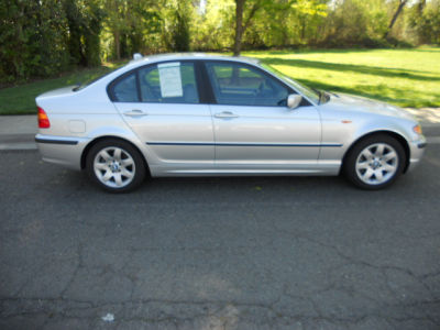 2004 BMW 325  i