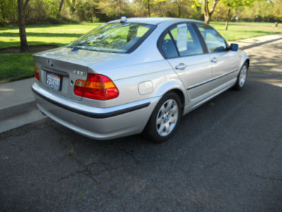 2004 BMW 325  i