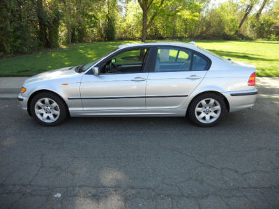 2004 BMW 325  i