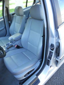 2004 BMW 325  i