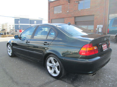 2004 BMW 325  i