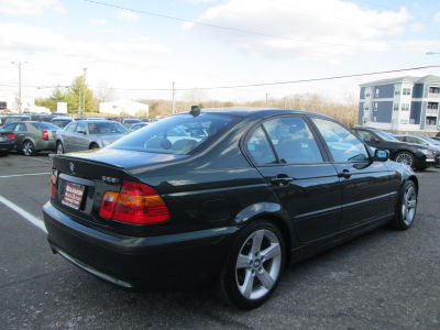 2004 BMW 325  i