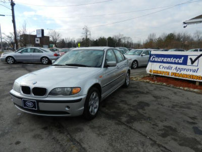 2004 BMW 325  xi