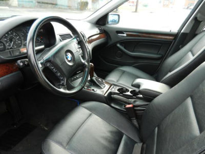 2004 BMW 325 xi