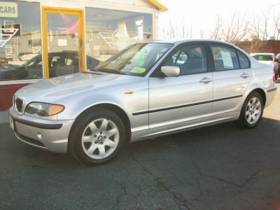 2002 BMW 325  xi