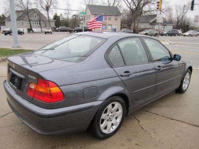 2002 BMW 325  i