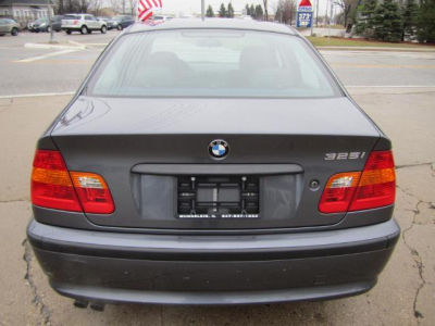 2002 BMW 325  i