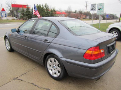 2002 BMW 325  i