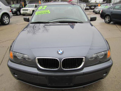 2002 BMW 325  i