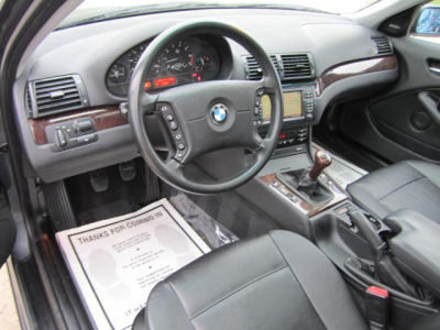 2002 BMW 325  i