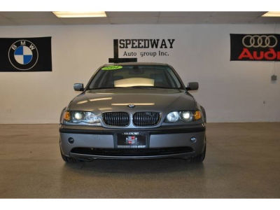 2004 BMW 325  i