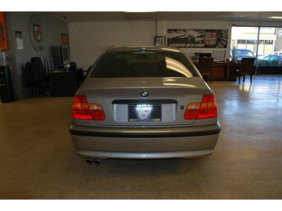 2004 BMW 325  i