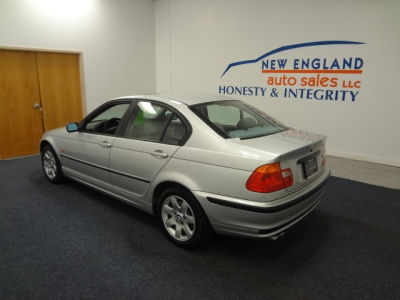 2001 BMW 325 i