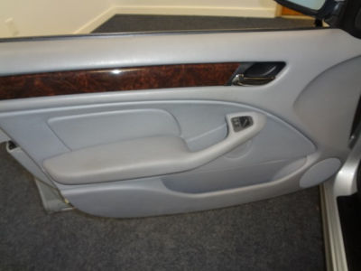 2001 BMW 325 i