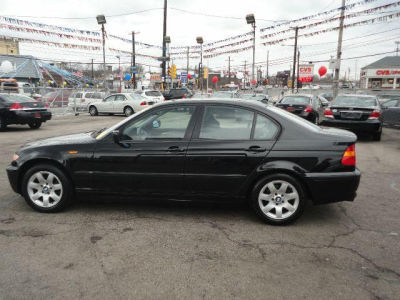 2005 BMW 325  xi