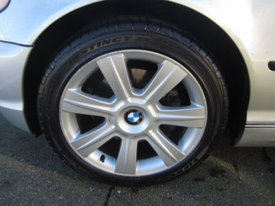 2003 BMW 325  i