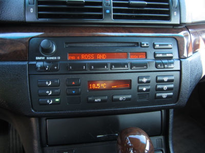 2003 BMW 325  i