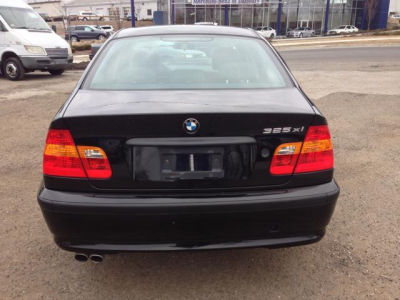 2005 BMW 325  xi