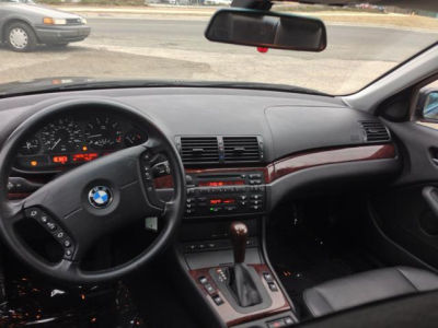 2005 BMW 325  xi