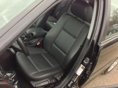 2005 BMW 325  xi