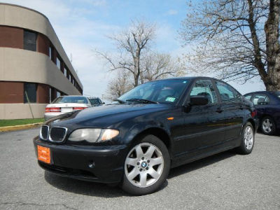 2004 BMW 325  xi