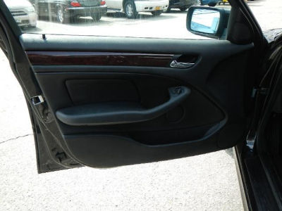 2004 BMW 325 xi
