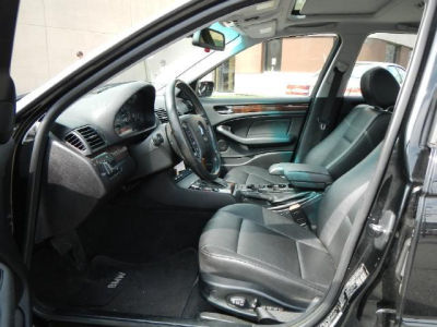2004 BMW 325 xi