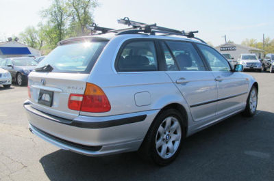 2003 BMW 325 xiT
