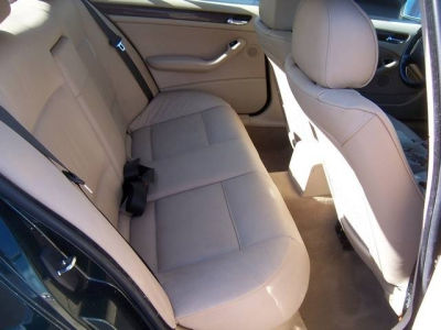 2002 BMW 325  i