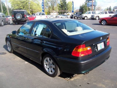 2002 BMW 325  i