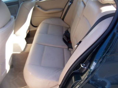 2002 BMW 325  i