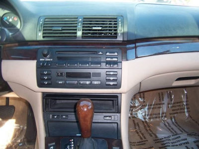 2002 BMW 325  i